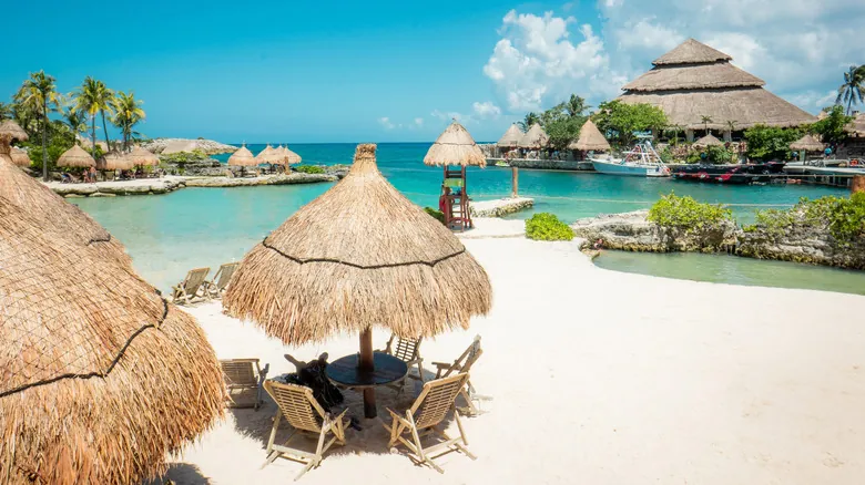 Cancún: Guía Esencial para Viajar de Manera Inteligente en Temporada de Huracanes
