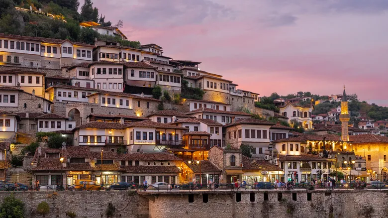 Descubre Berat, Albania: Un Tesoro Histórico y Económico en Europa