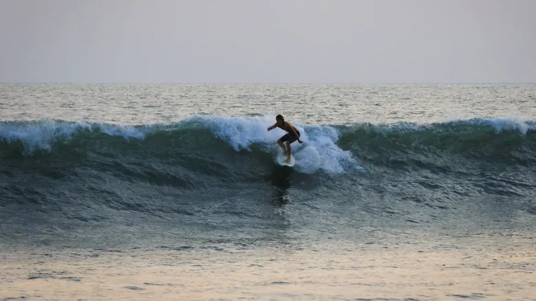 El Tunco, El Salvador: Guía Definitiva del Paraíso del Surf y la Fiesta en Centroamérica