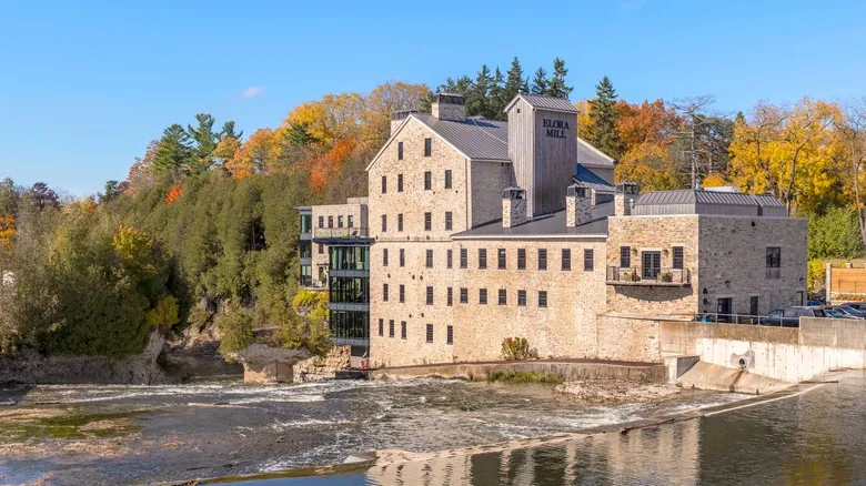 Elora, Ontario: Un Tesoro Oculto de Belleza Histórica y Natural en Canadá