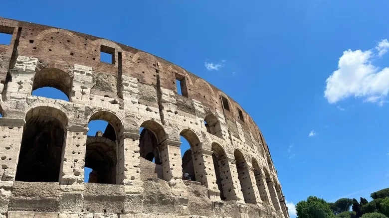 Evita Multas: Disfruta la Gastronomía Italiana Cerca de Sus Monumentos Más Emblemáticos