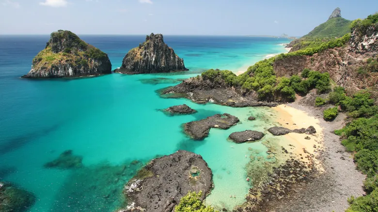 Explora las Joyas Ocultas de Sudamérica: Un Viaje por sus Islas Más Impresionantes