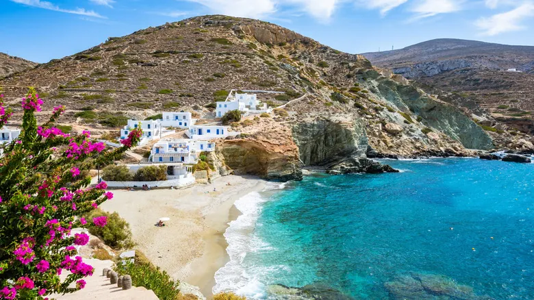 Folegandros: La Joya Escondida de las Cícladas Griegas para una Escapada Serena