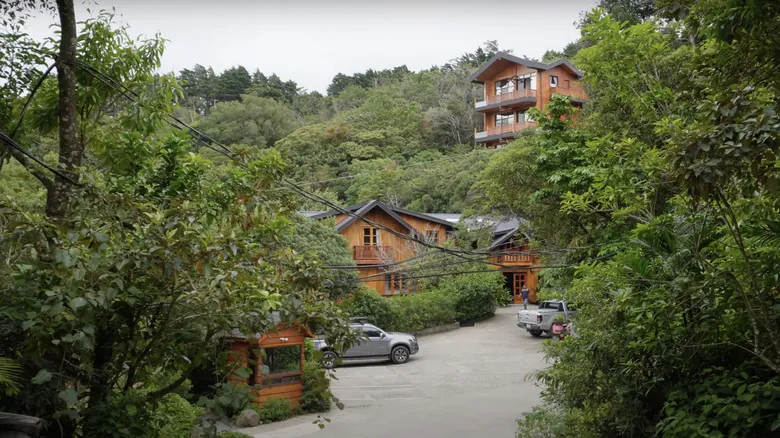 Hotel Belmar: Un Refugio de Lujo y Sostenibilidad en el Corazón del Bosque Nuboso de Monteverde, Costa Rica