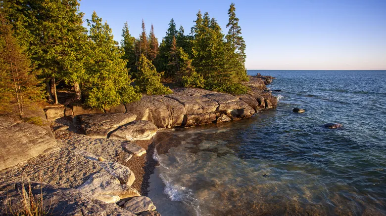 Isla Manitoulin: Explorando las Joyas de Agua Dulce en los Grandes Lagos y Bahía Georgiana