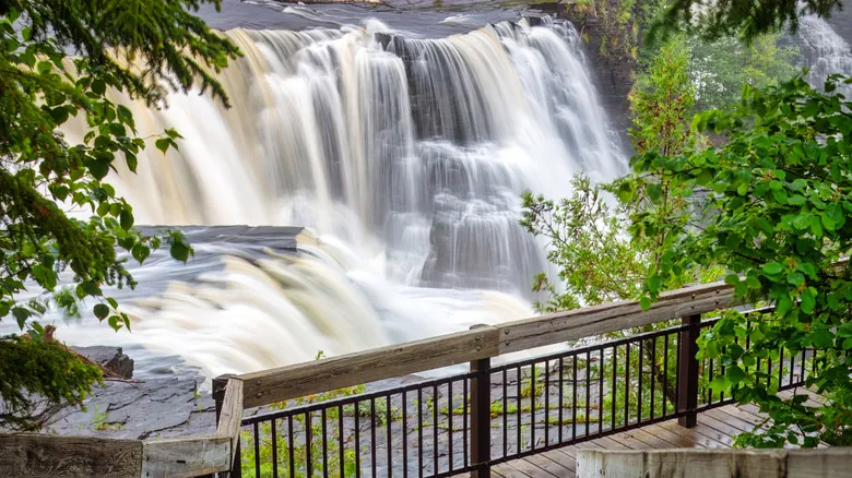 Kakabeka Falls: Descubre la Impresionante 'Niágara del Norte' en Ontario