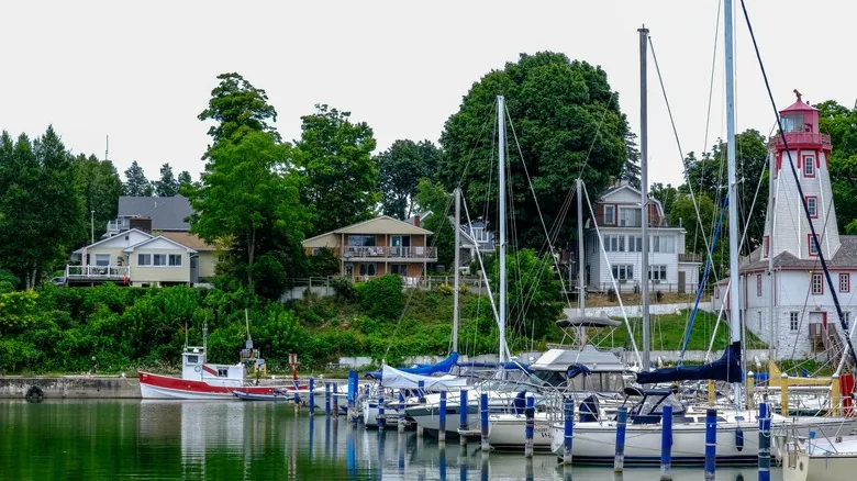 Kincardine, Ontario: Un Destino con Alma Escocesa y Aventuras en el Lago Hurón