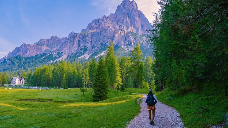 Lago di Sorapis: Guía Completa para la Mejor Caminata en los Dolomitas Italianos