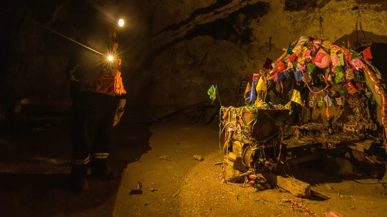 Potosí, Bolivia: Tesoro Colonial, Historia Minera y Turismo Ético en el Cerro Rico