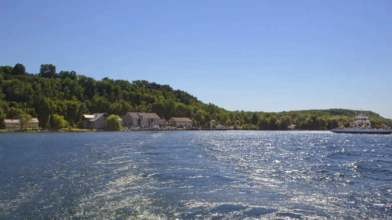 Prince Edward County: Escapada Inolvidable entre Vinos y Playas de Ontario