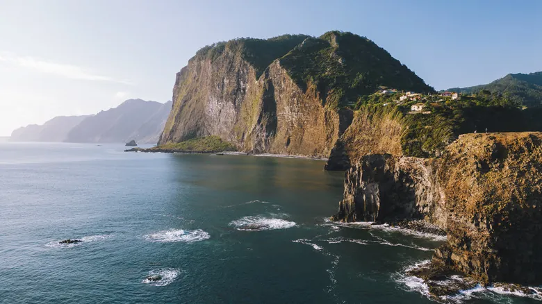Santana, Madeira: Un Destino Evergreen de Cuento y Aventura Natural