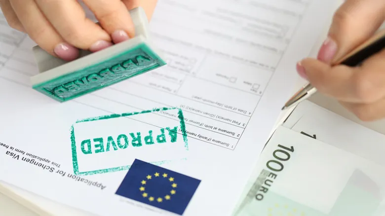 Viajar a Francia desde EE. UU.: Guía Completa de Visados y Requisitos Migratorios para una Estancia Exitosa