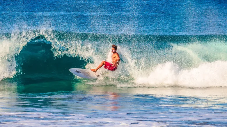 Zicatela: De Paraíso Surfista a Refugio de Lujo en Puerto Escondido
